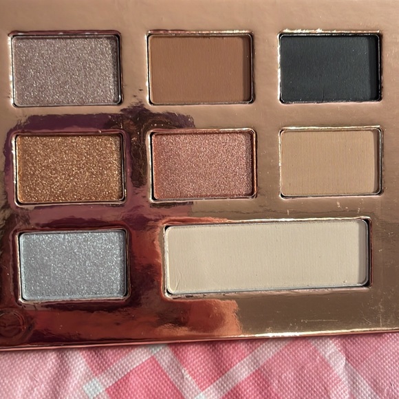 🎈SALE🎈🎀#32.MAKEUP BUNDLE🎀 - Picture 5 of 13